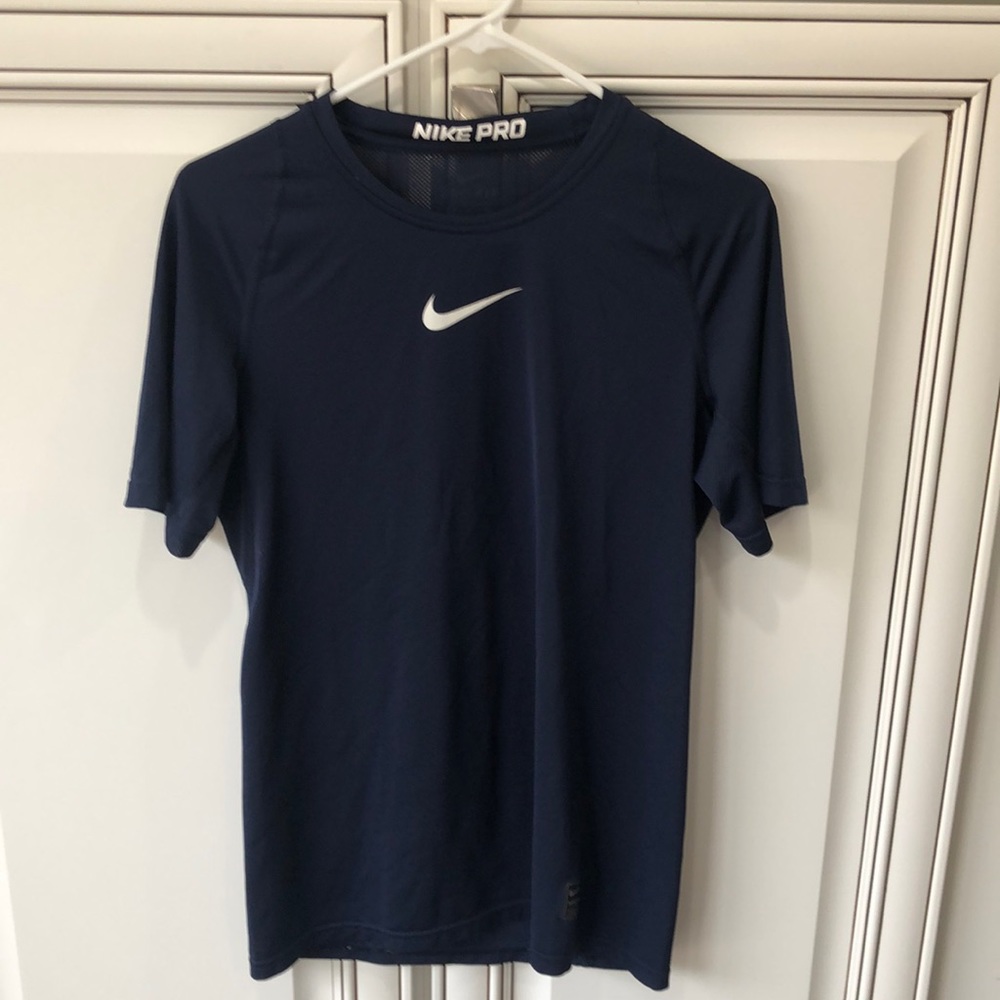 Nike pro short sleeve fitted size small